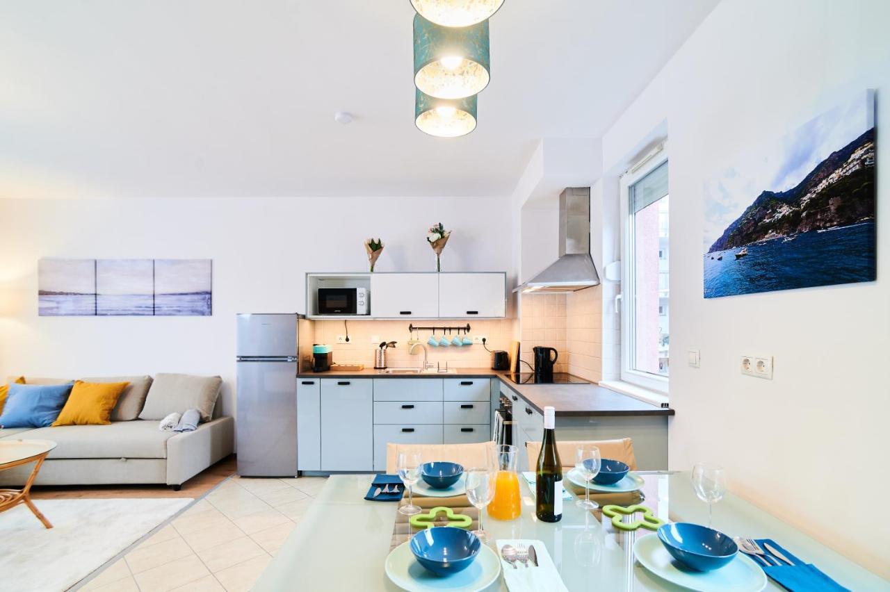 Feel Deluxe Corvin # Free Parking # Ac # Elevator Apartment