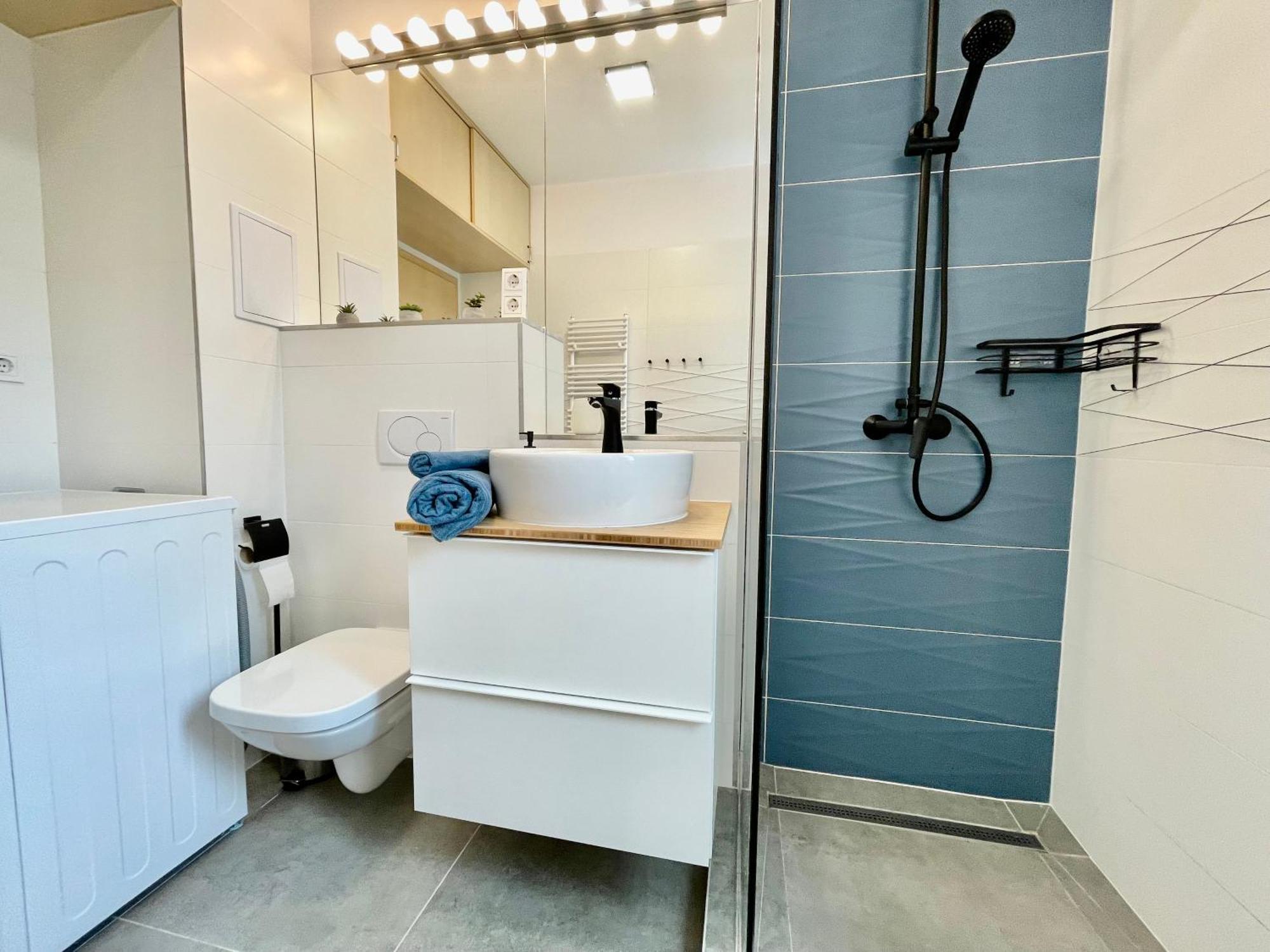 Feel Deluxe Corvin # Free Parking # Ac # Elevator Apartament *